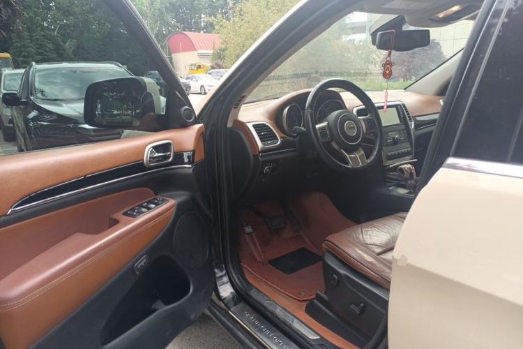 Used Jeep Grand Cherokee 2012 3.6L Flagship Prestige Edition Driver Seat