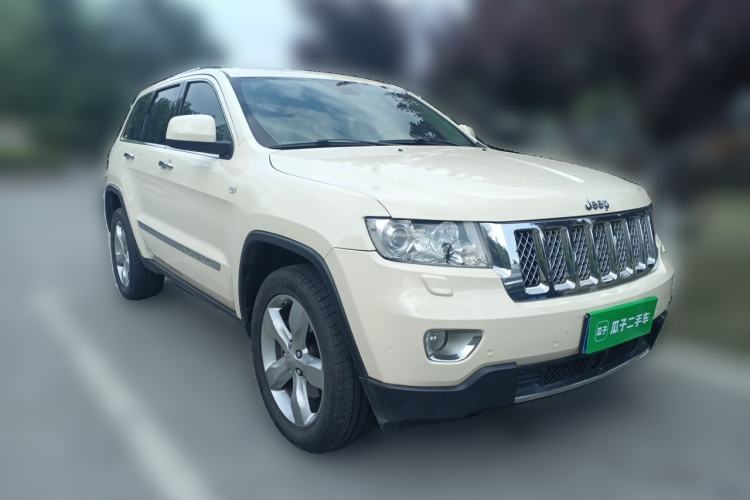 Used Jeep Grand Cherokee 2012 3.6L Flagship Prestige Edition Front Right 45 Deg