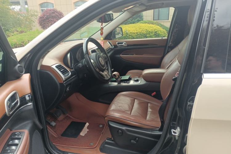 Used Jeep Grand Cherokee 2012 3.6L Flagship Prestige Edition Left Front Seat