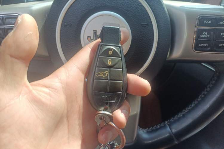 Used Jeep Grand Cherokee 2012 3.6L Flagship Prestige Edition Vehicle Key