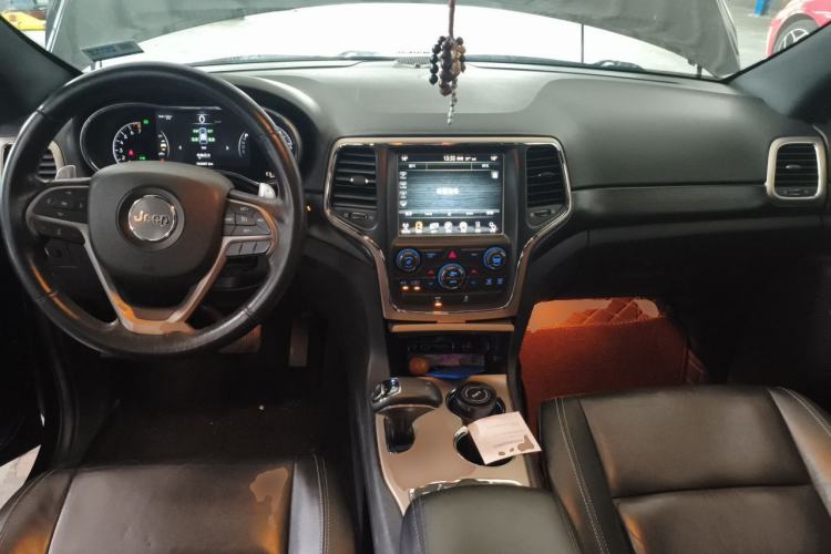 Used Jeep Grand Cherokee 2013 3.6L Comfort Edition Center Console