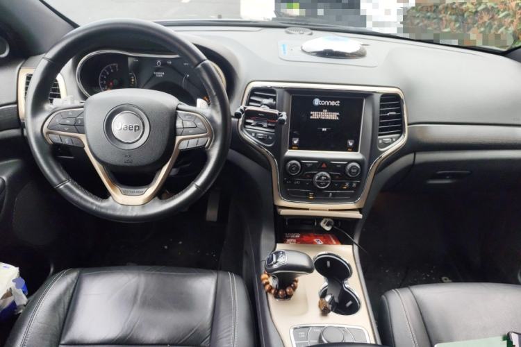 Used Jeep Grand Cherokee 2013 3.6L Comfort Edition Center Console