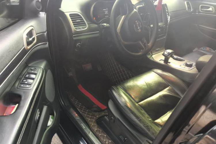 Used Jeep Grand Cherokee 2013 3.6L Comfort Navigation Edition Driver Seat