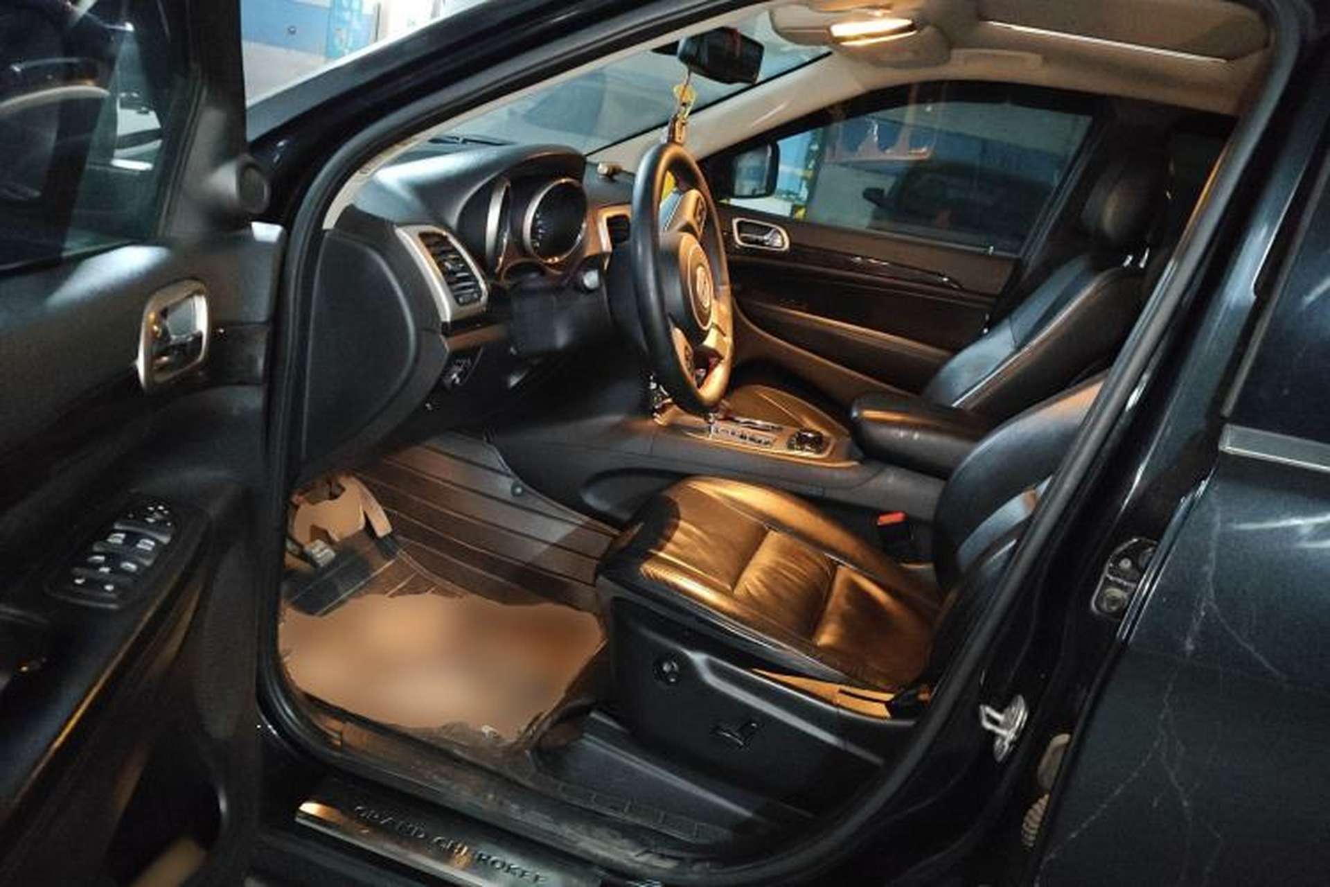 Used Jeep Grand Cherokee 2013 3.6L Comfort Edition Driver Seat
