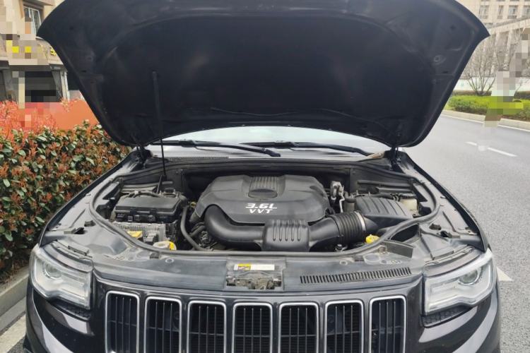 Used Jeep Grand Cherokee 2013 3.6L Comfort Edition Engine Bay