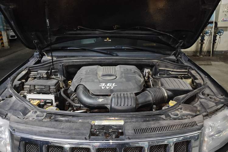 Used Jeep Grand Cherokee 2013 3.6L Comfort Edition Engine Bay