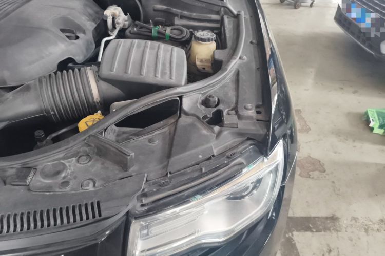 Used Jeep Grand Cherokee 2013 3.6L Comfort Edition Engine Bay Left