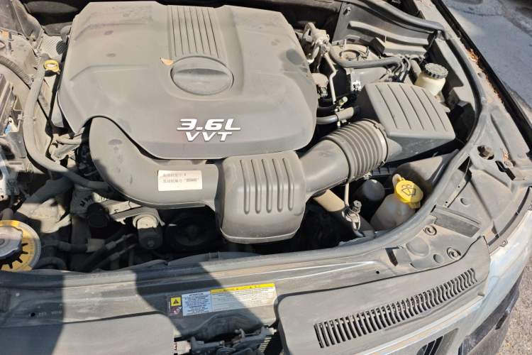 Used Jeep Grand Cherokee 2013 3.6L Comfort Navigation Edition Engine Bay Left