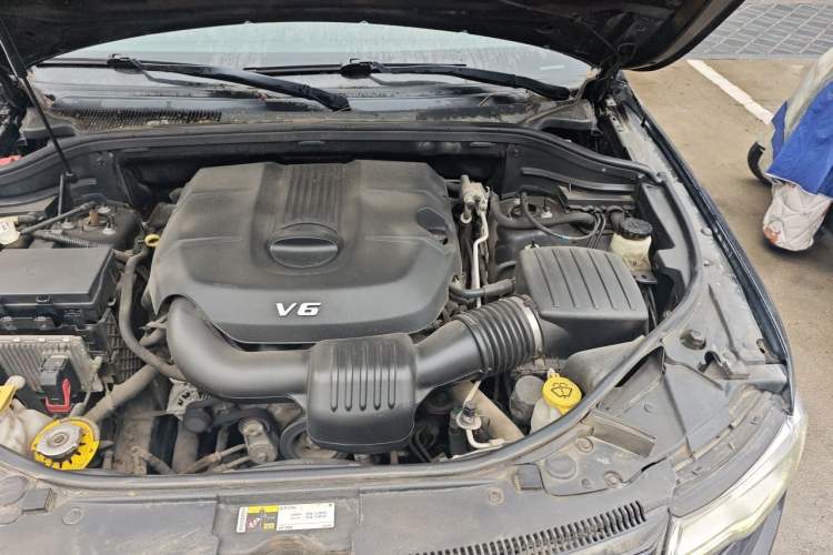 Used Jeep Grand Cherokee 2013 3.6L Luxury Navigation Edition Engine Bay Left