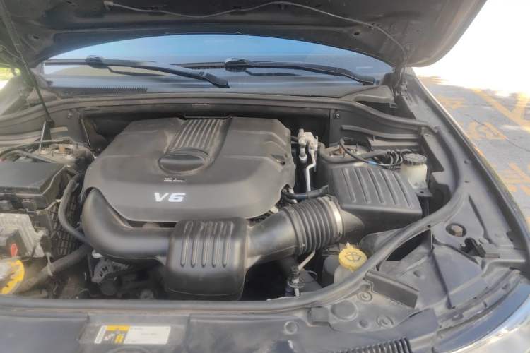 Used Jeep Grand Cherokee 2013 3.6L Luxury Navigation Edition Engine Bay Left