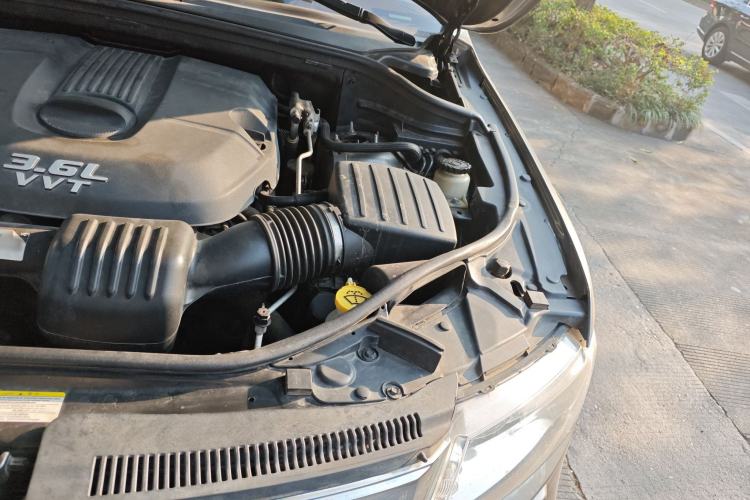 Used Jeep Grand Cherokee 2013 3.6L Comfort Edition Engine Bay Left