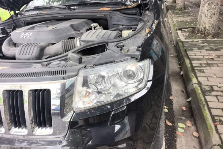 Used Jeep Grand Cherokee 2013 3.6L Comfort Navigation Edition Engine Bay Left