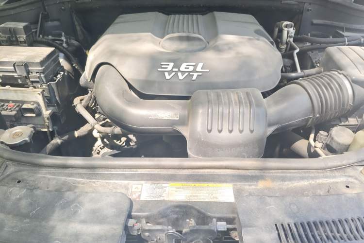 Used Jeep Grand Cherokee 2013 3.6L Comfort Navigation Edition Engine Bay