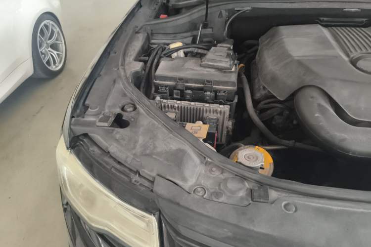 Used Jeep Grand Cherokee 2013 3.6L Comfort Edition Engine Bay Right