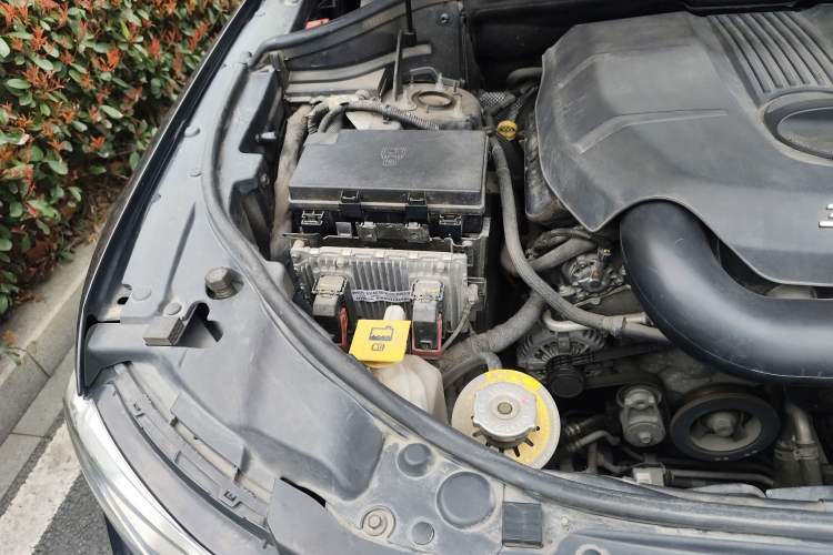 Used Jeep Grand Cherokee 2013 3.6L Comfort Edition Engine Bay Right