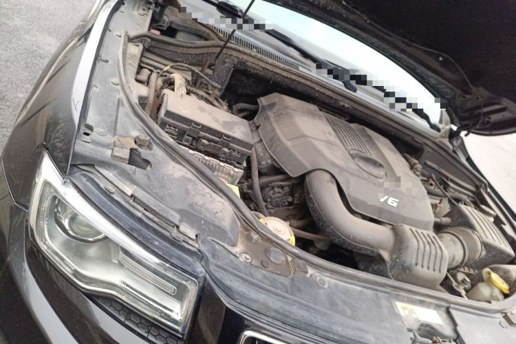 Used Jeep Grand Cherokee 2013 3.6L Luxury Navigation Edition Engine Bay Right