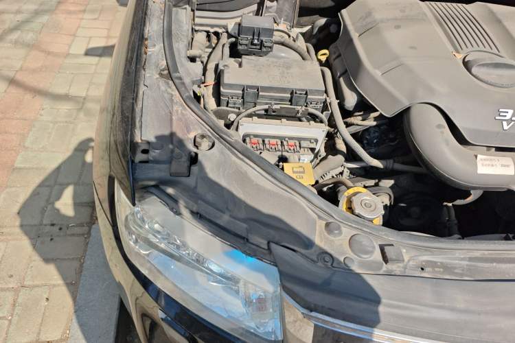 Used Jeep Grand Cherokee 2013 3.6L Comfort Navigation Edition Engine Bay Right