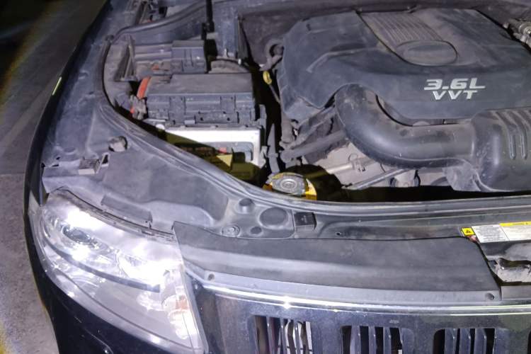 Used Jeep Grand Cherokee 2013 3.6L Comfort Edition Engine Bay Right