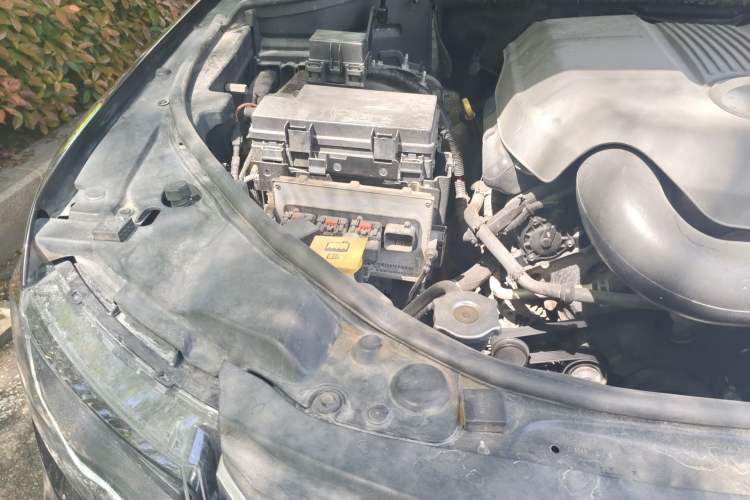 Used Jeep Grand Cherokee 2013 3.6L Comfort Navigation Edition Engine Bay Right