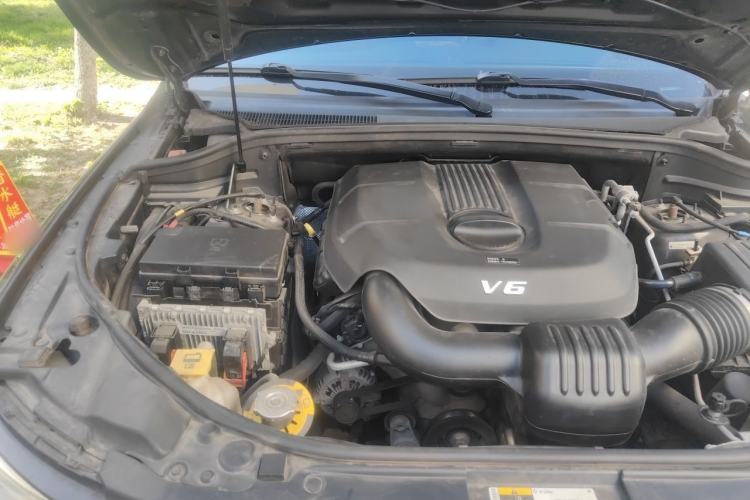 Used Jeep Grand Cherokee 2013 3.6L Luxury Navigation Edition Engine Bay Right