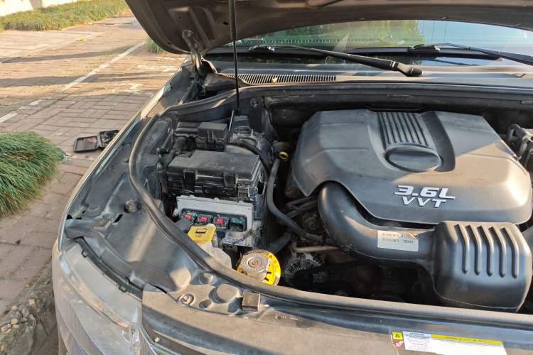 Used Jeep Grand Cherokee 2013 3.6L Comfort Edition Engine Bay Right