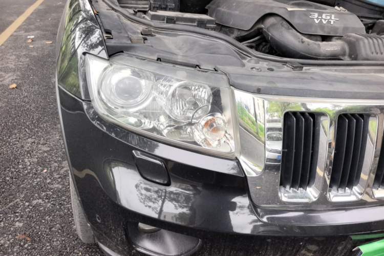 Used Jeep Grand Cherokee 2013 3.6L Comfort Navigation Edition Engine Bay Right
