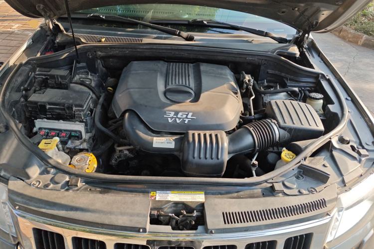 Used Jeep Grand Cherokee 2013 3.6L Comfort Edition Engine Bay