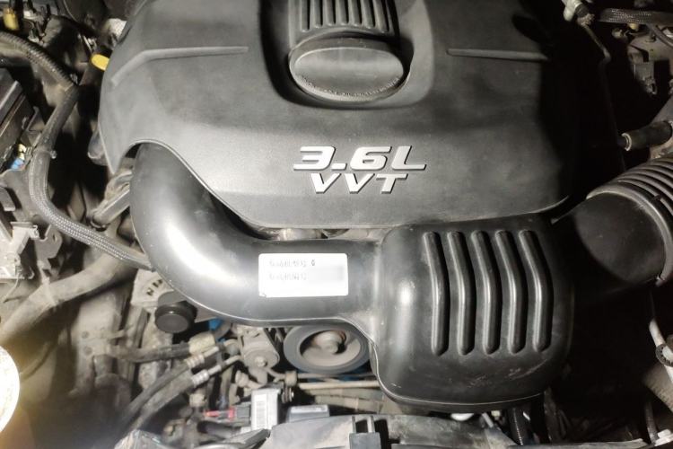 Used Jeep Grand Cherokee 2013 3.6L Luxury Navigation Edition Engine Bay
