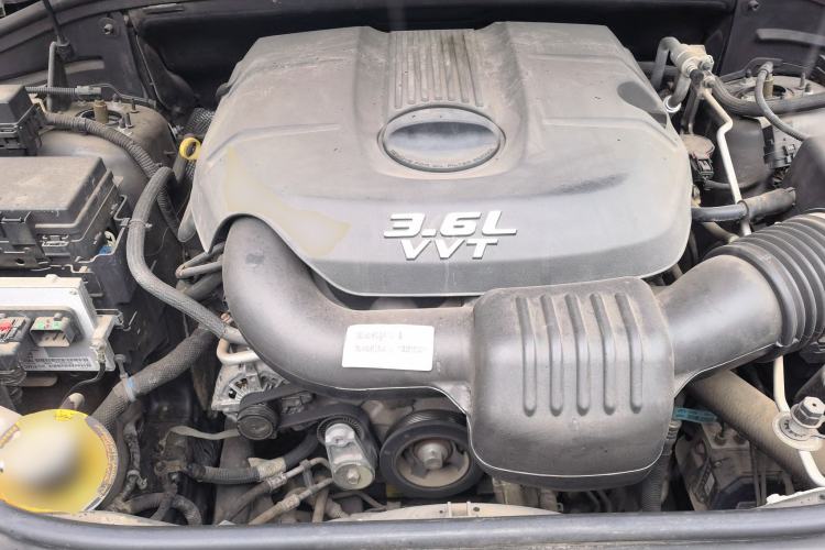 Used Jeep Grand Cherokee 2013 3.6L Luxury Navigation Edition Engine Bay