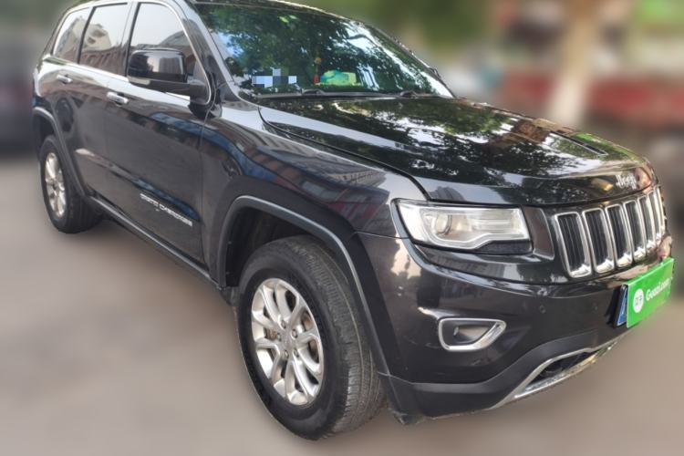 Used Jeep Grand Cherokee 2013 3.6L Comfort Navigation Edition Front Right 45 Deg