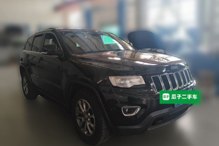 Used Jeep Grand Cherokee 2013 3.6L Comfort Edition Front Right 45 Deg