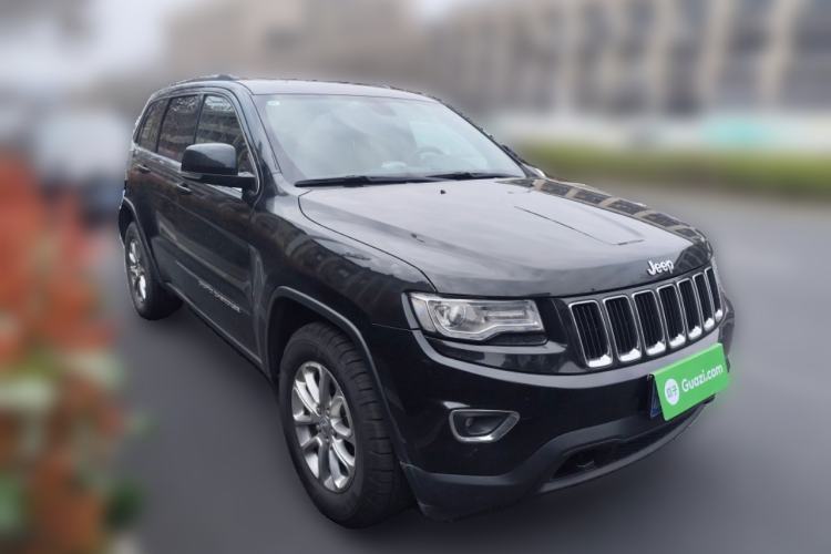 Used Jeep Grand Cherokee 2013 3.6L Comfort Edition Front Right 45 Deg