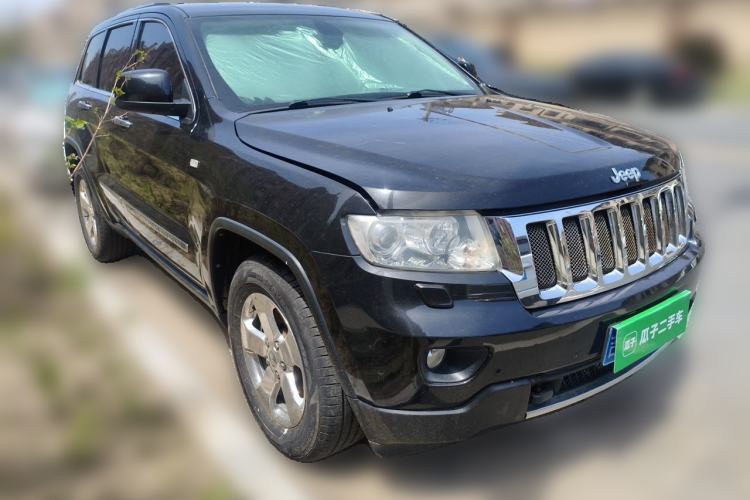 Used Jeep Grand Cherokee 2013 3.6L Comfort Edition Front Right 45 Deg