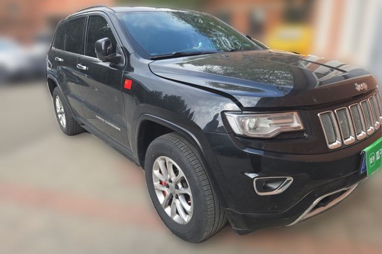 Used Jeep Grand Cherokee 2013 3.6L Comfort Edition Front Right 45 Deg
