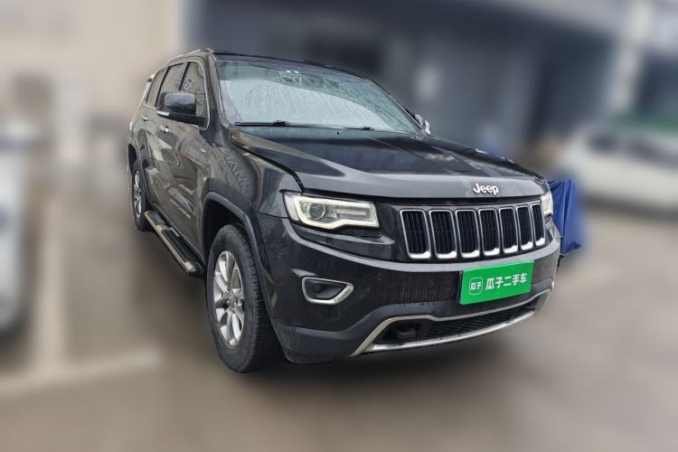 Used Jeep Grand Cherokee 2013 3.6L Luxury Navigation Edition Front Right 45 Deg