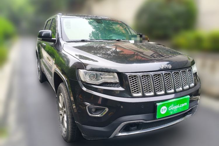 Used Jeep Grand Cherokee 2013 3.6L Luxury Navigation Edition Front Right 45 Deg