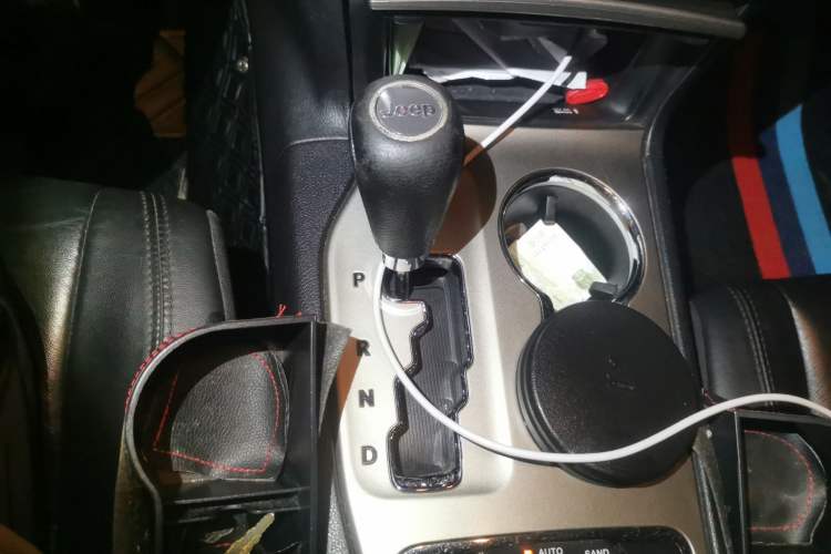 Used Jeep Grand Cherokee 2013 3.6L Comfort Edition Gear Lever