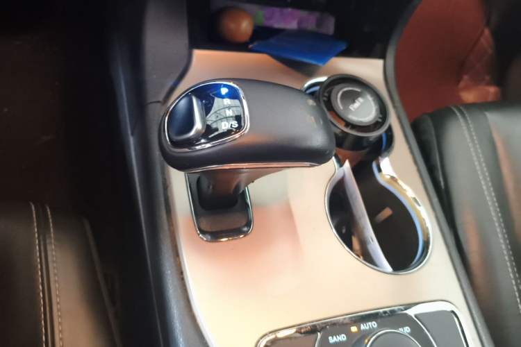 Used Jeep Grand Cherokee 2013 3.6L Comfort Edition Gear Lever