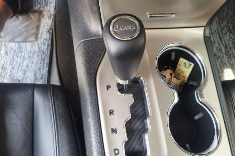 Used Jeep Grand Cherokee 2013 3.6L Comfort Edition Gear Lever
