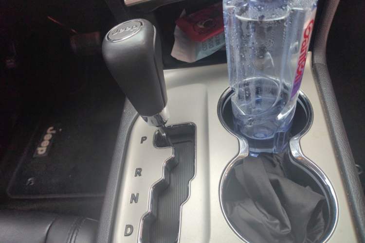 Used Jeep Grand Cherokee 2013 3.6L Comfort Navigation Edition Gear Lever