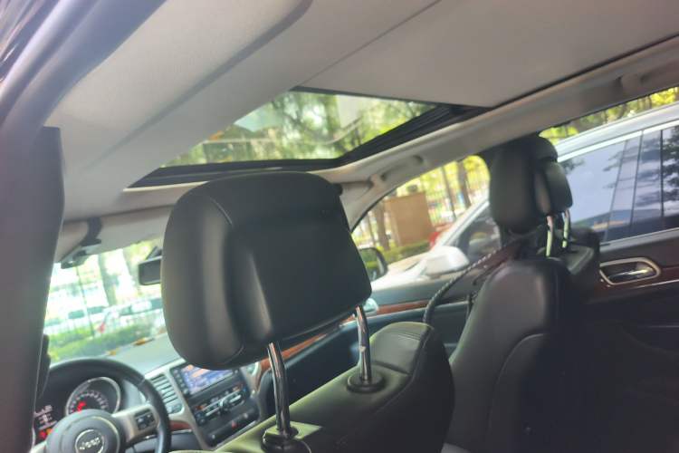 Used Jeep Grand Cherokee 2013 3.6L Comfort Navigation Edition Headliner