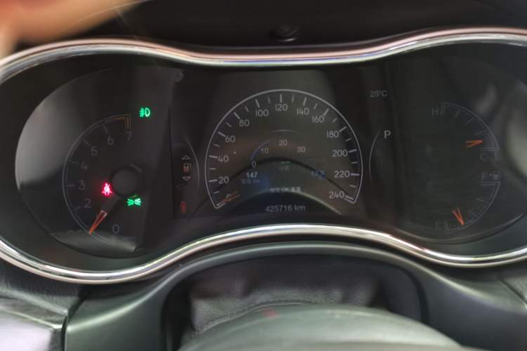 Used Jeep Grand Cherokee 2013 3.6L Comfort Navigation Edition Instrument Cluster