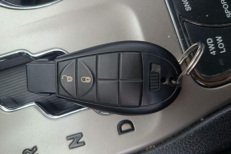Used Jeep Grand Cherokee 2013 3.6L Comfort Navigation Edition Interior 1