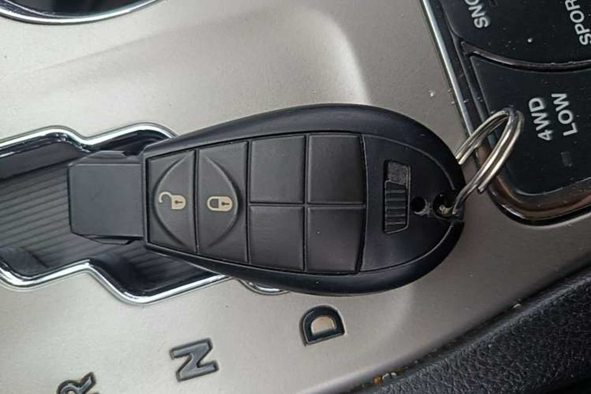 Used Jeep Grand Cherokee 2013 3.6L Comfort Navigation Edition Interior 1