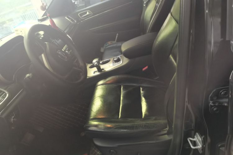 Used Jeep Grand Cherokee 2013 3.6L Comfort Navigation Edition Left Front Seat