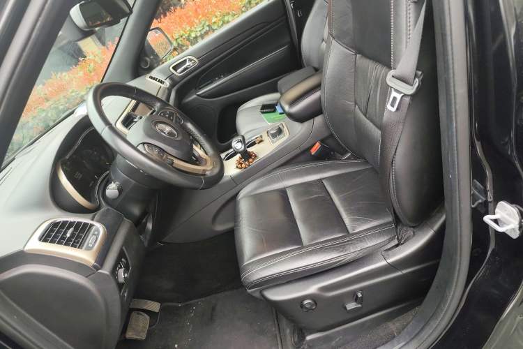 Used Jeep Grand Cherokee 2013 3.6L Comfort Edition Left Front Seat