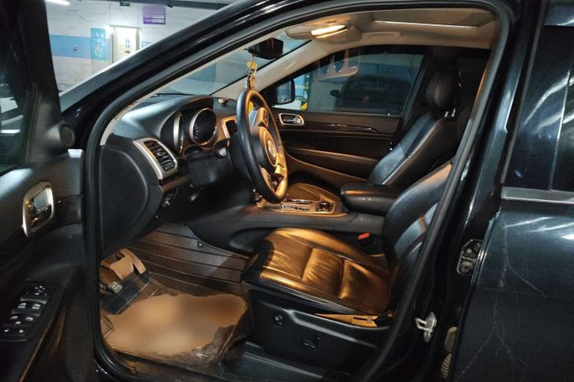 Used Jeep Grand Cherokee 2013 3.6L Comfort Edition Left Front Seat