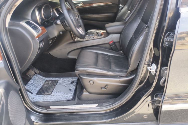 Used Jeep Grand Cherokee 2013 3.6L Comfort Edition Left Front Seat
