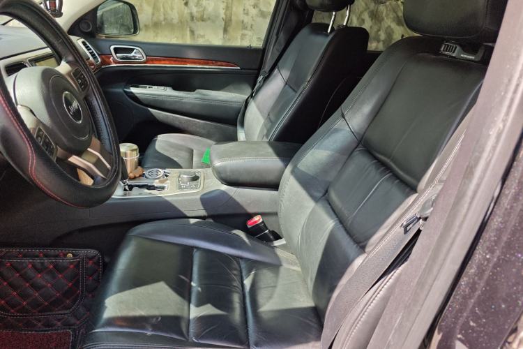 Used Jeep Grand Cherokee 2013 3.6L Comfort Navigation Edition Left Front Seat