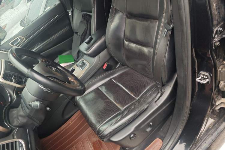 Used Jeep Grand Cherokee 2013 3.6L Luxury Navigation Edition Left Front Seat